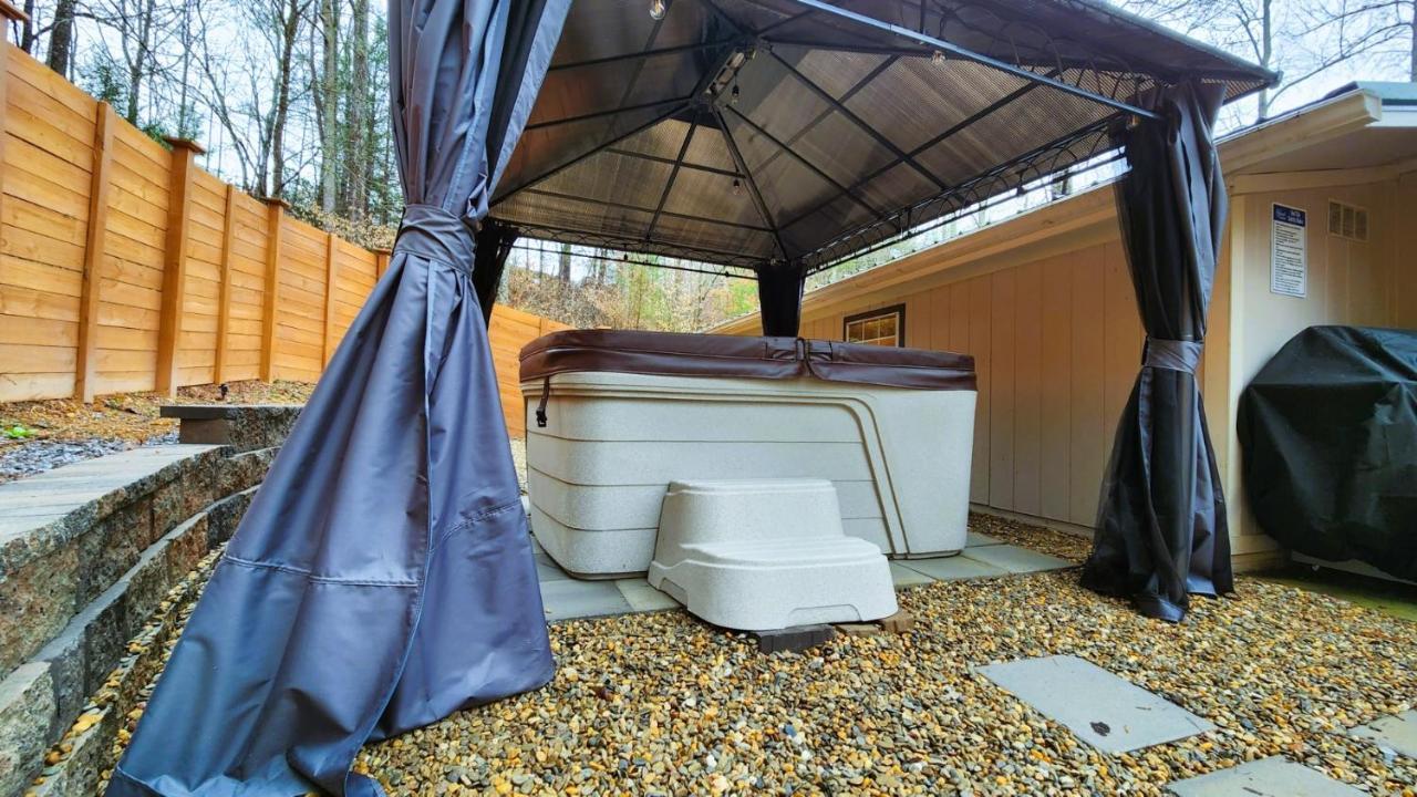 Stay At The Retreat! Gatlinburg-Dollywood Sevierville Extérieur photo