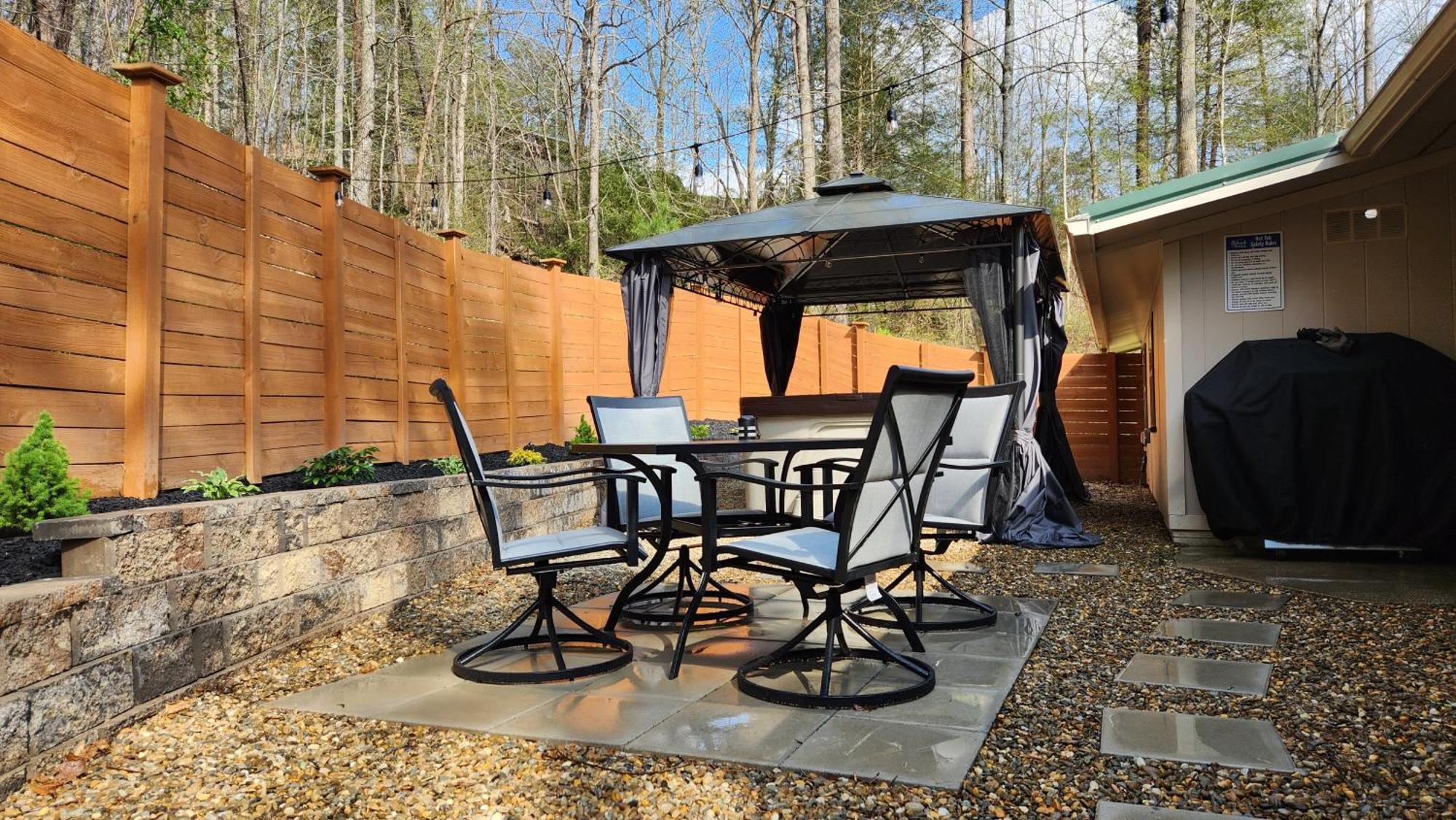 Stay At The Retreat! Gatlinburg-Dollywood Sevierville Extérieur photo